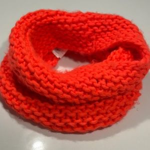 H&M Dark Infrared Chunky Knit Tube Infinity Scarf